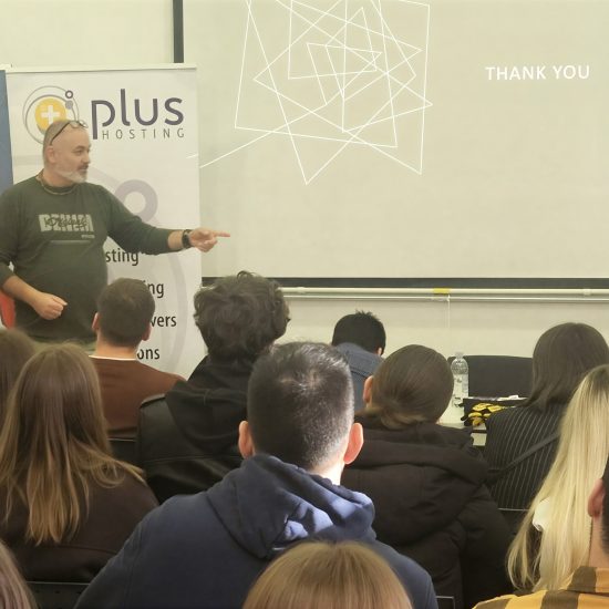 Sudionici predavanja “Od ambicije do profita” u Studentskom domu Pula, gdje su studenti i ICT stručnjaci zajedno raspravljali o karijeri, brendingu i profesionalnom razvoju.